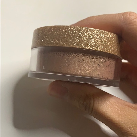 ABH loose highlighter in so Hollywood - Picture 3 of 3